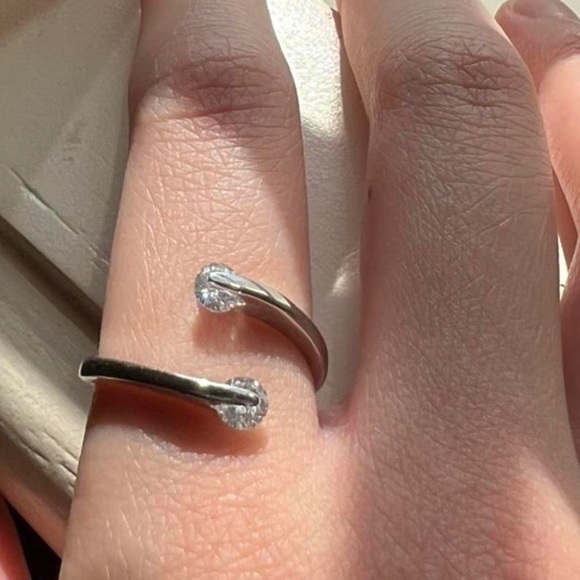 Adjustable Sterling Silver & CZ Ring - Picture 2 of 2